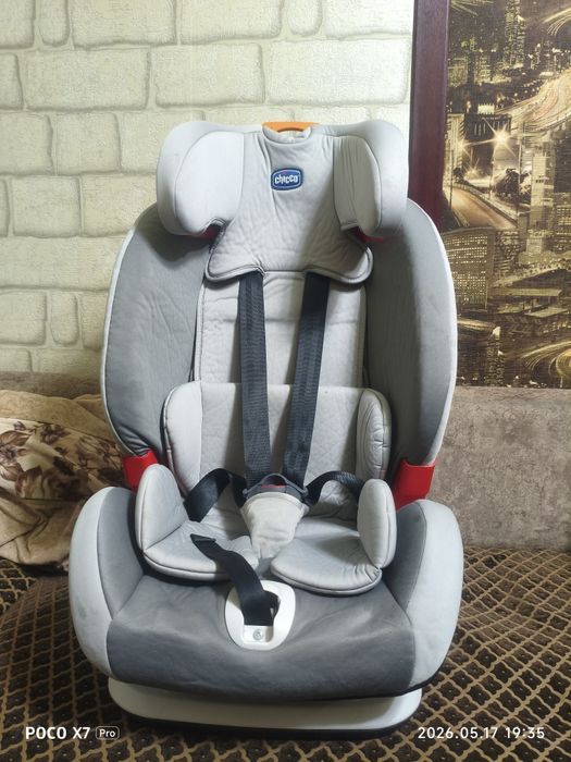 Продам автокресло от фирмы Chicco