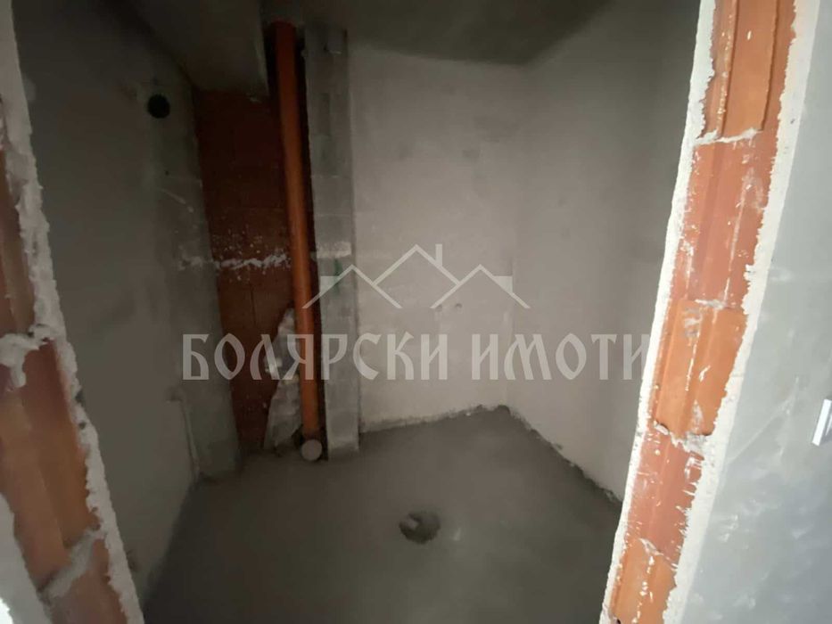 Продава се Двустаен апартамент в Велико Търново, Бузлуджа - 76 кв.м за 1066 €/кв.м - Снимка #4