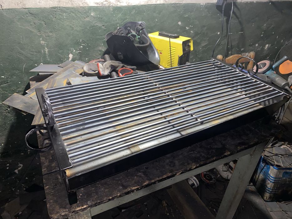 Масивни здрави 3 4 мм дебелина. Барбекюта на дървени въглища