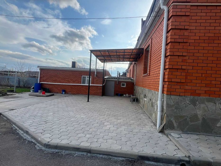 Продается коттедж возле мкр. Береке