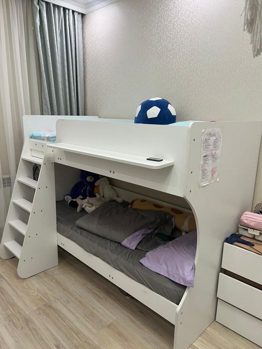 Продам двух ярусную кровать