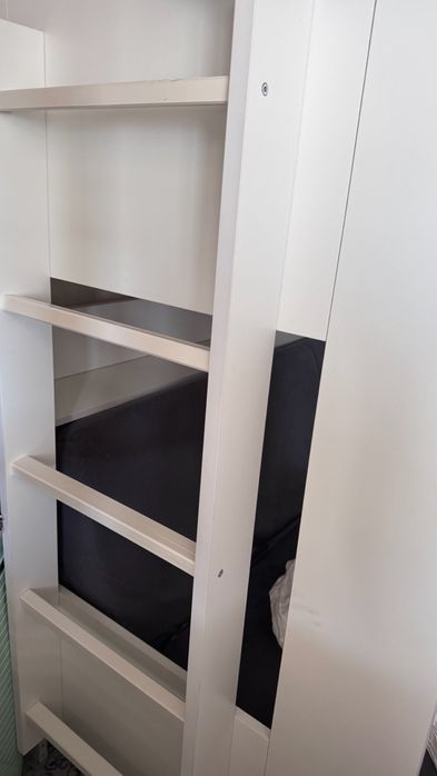 Двухярусная кровать