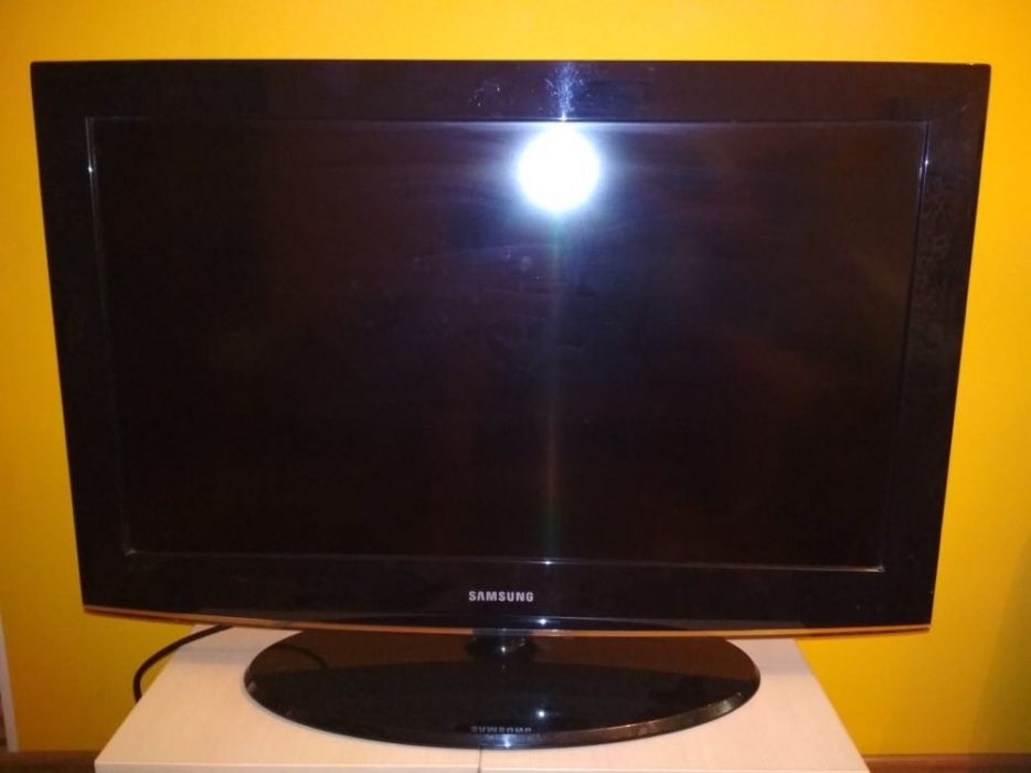 Продам тв Samsung