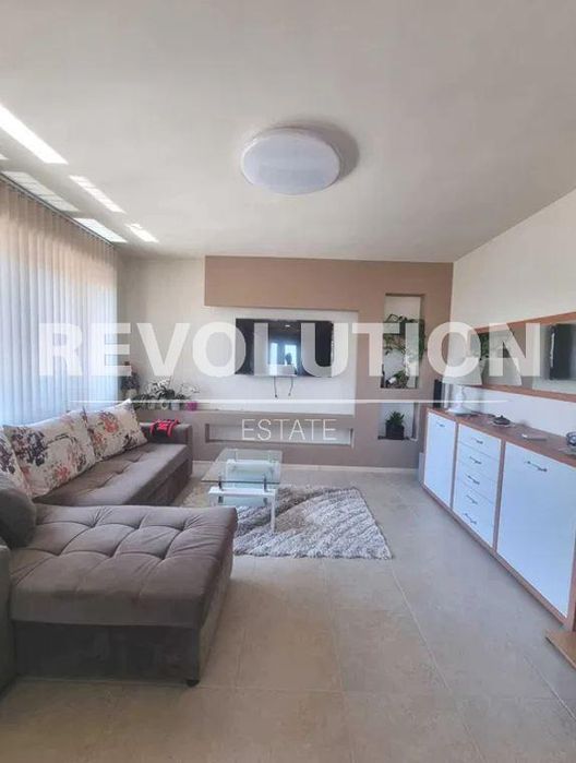 Дава се под наем Етаж от къща в Варна, Виница - 120 кв.м за 850 € - Снимка #2