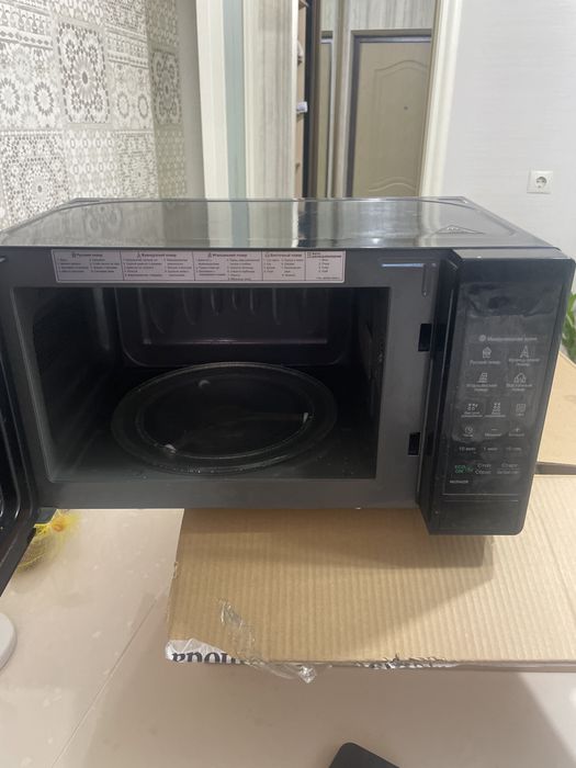 Микроволнова печь LG