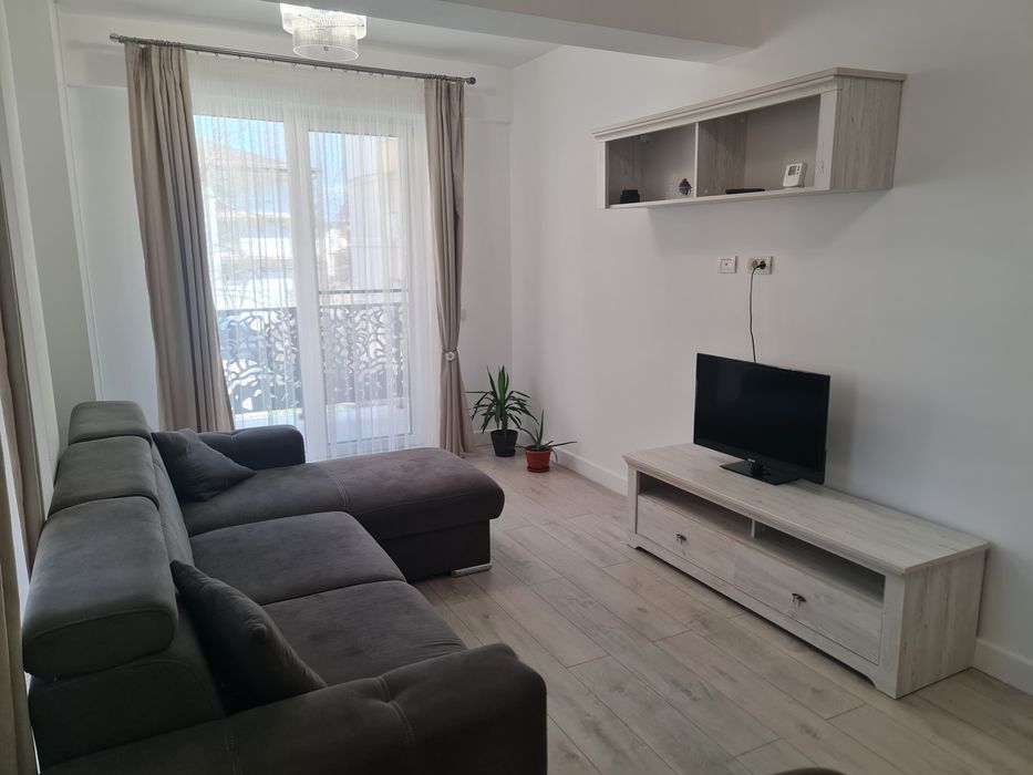 Închiriez apartament cu două camere în bloc nou mobilat si utilat