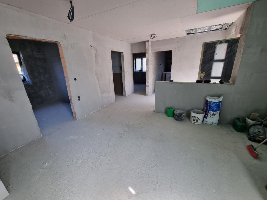 Casa și teren de vanzare