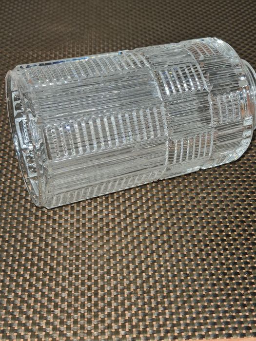 Плафоны для люстр, светильников разные.