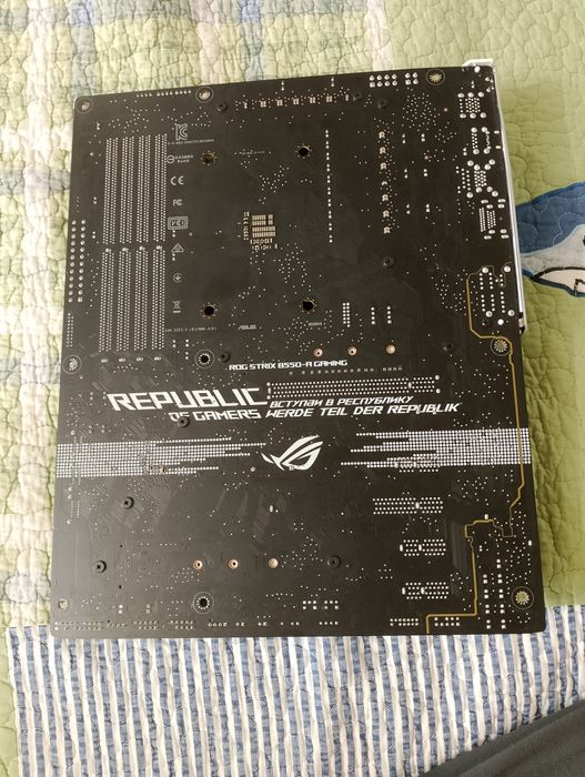 Продам ASUS ROG Strix B550-A Gaming