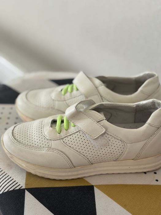 Кроссовка ақ женский