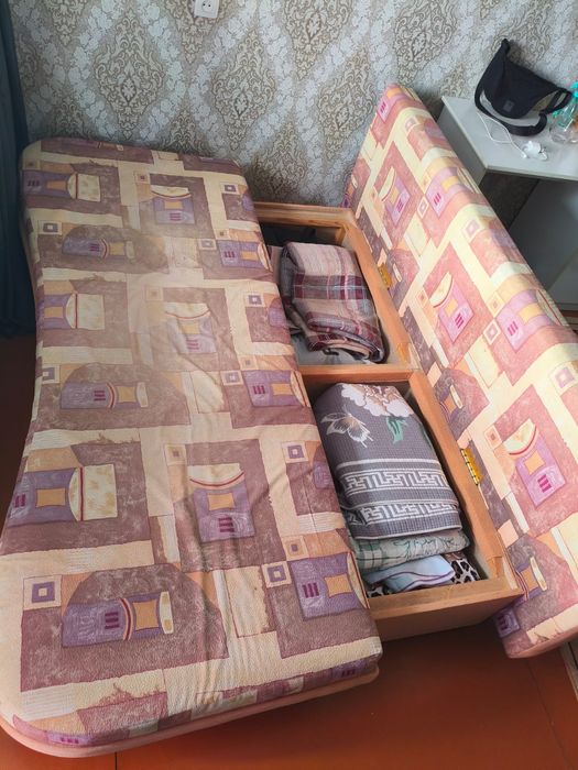 Диван сафа продам