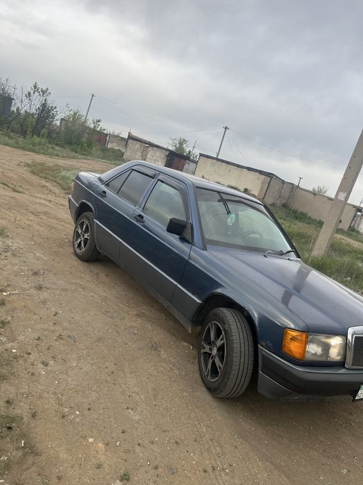 Продам мерс 190 в хорошем состояние