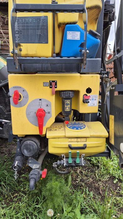 Mașină de erbicidat purtat 1000 l/ 15 m