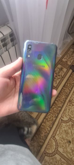 Самсунг а40 ммммм