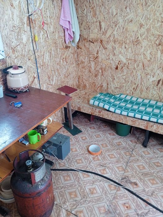 Домик для рыбалки на озере щучье