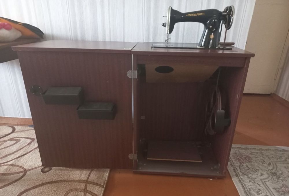 Швейная машинка Советская