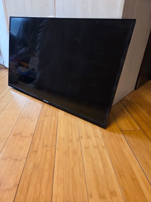 Телефизор Hisense диагональ 100 см