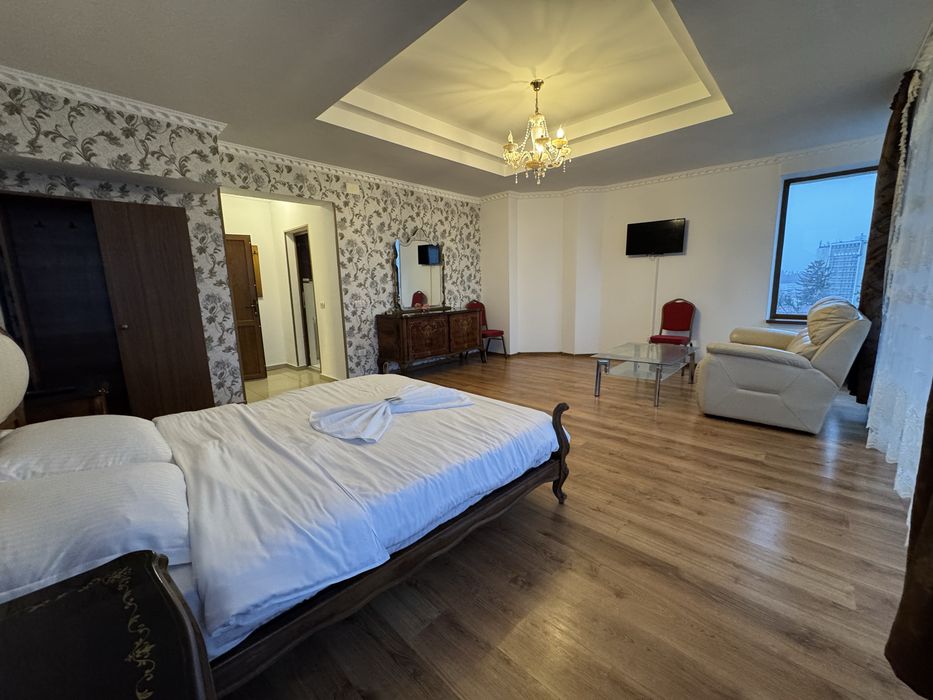 Vand/Inchiriez Pensiune In centrul orasului Piatra-Neamt