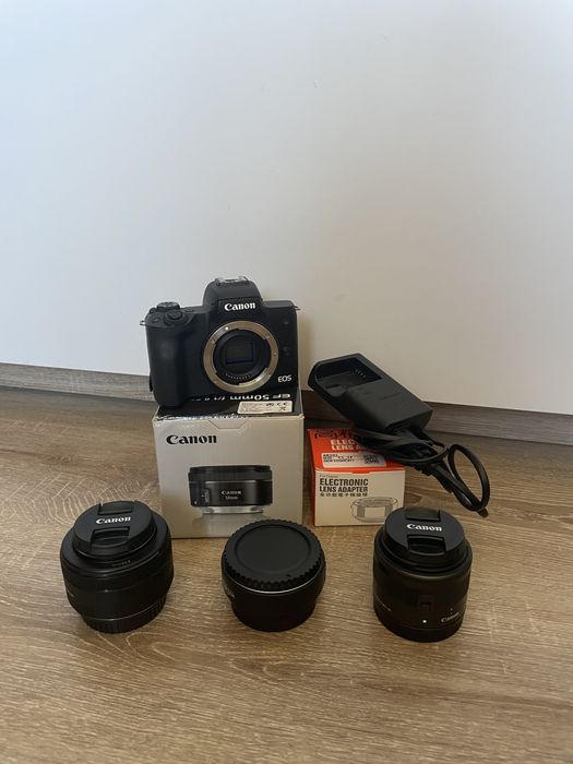 Canon M50 + 2 обектива 50mm и 24mm + адаптер + подарък сенник