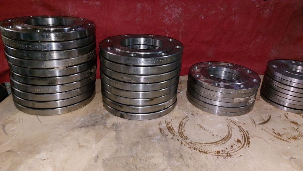 Продам фланцы приварные