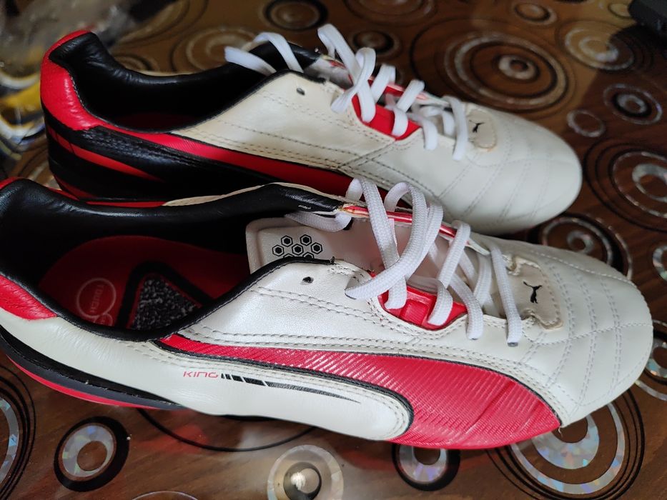 Бутонки PUMA KING! Нови, неупотребявани!