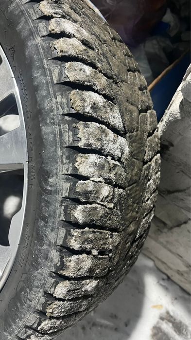 Шины комплект с  дисками 205/50/17