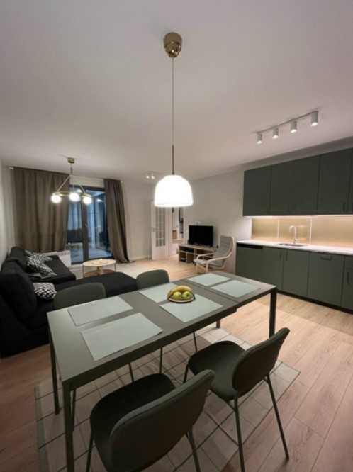 Дава се под наем Тристаен апартамент в София, Младост 4 - 100 кв.м за 896.58 € - Снимка #1