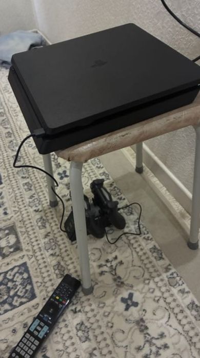 Sony playstation 4 (1tb)