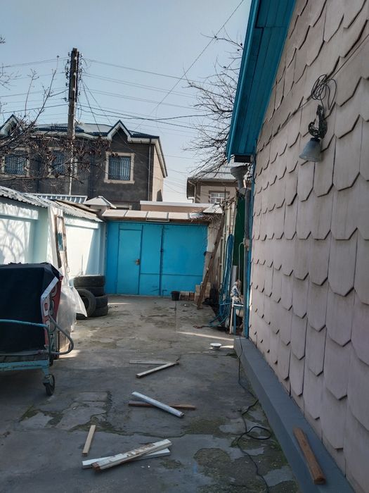 Продам земельный участок в Спутнике. Дом деревянный. Старинкий.