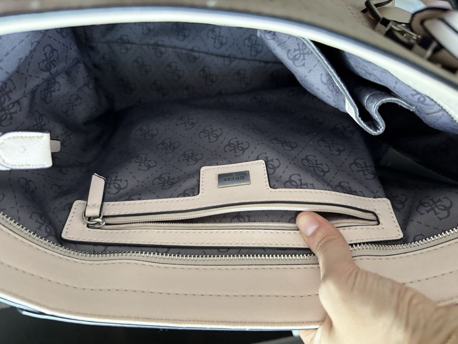 Дамска чанта Guess