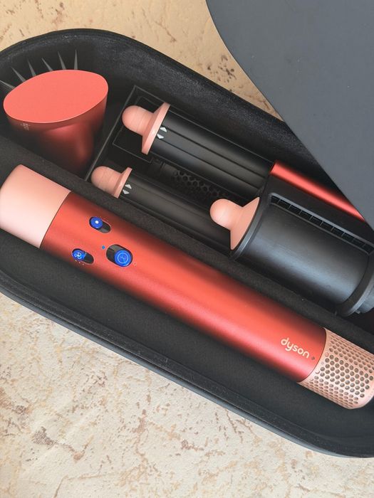 Продам Dyson оригинал