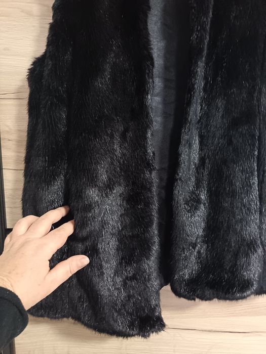 Vesta neagra blana artificiala