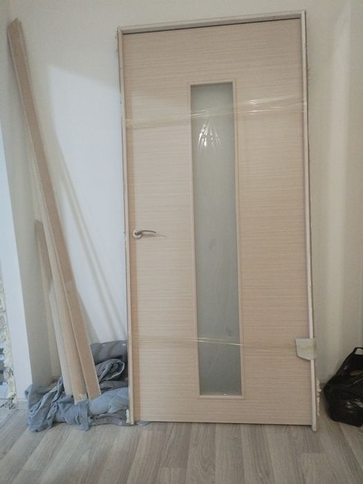 Продам дверь в зал