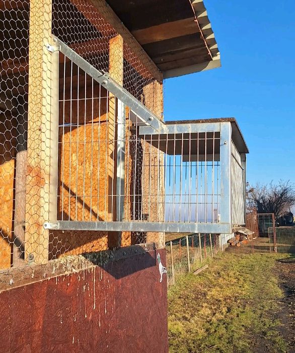 Vând Sputnic Metalic