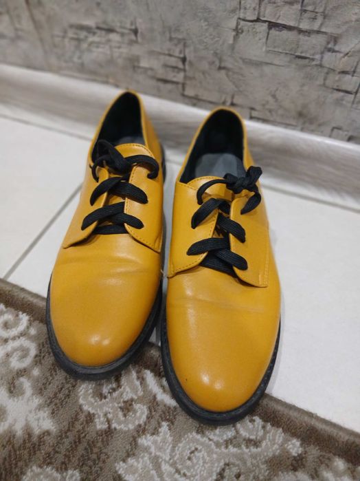 Дамски обувки ..