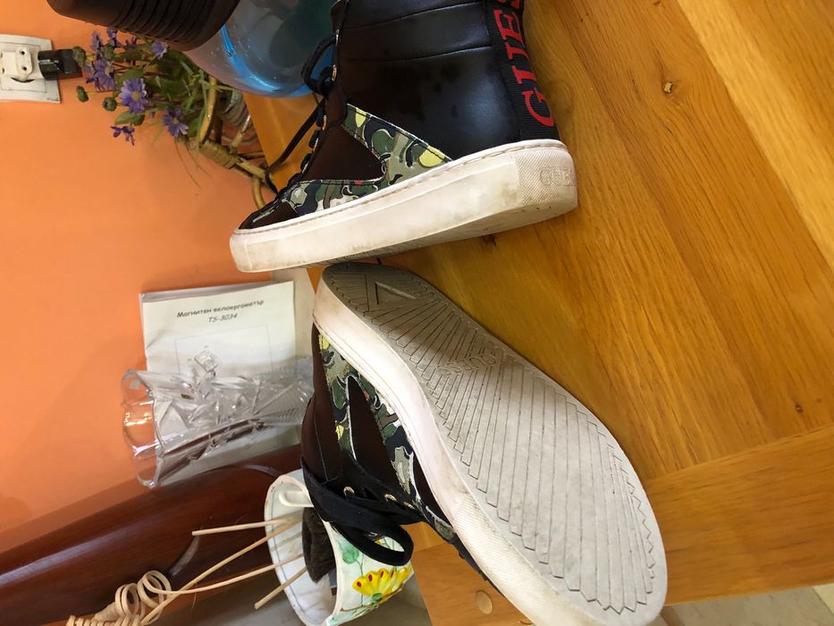 Високи обувки - Guess