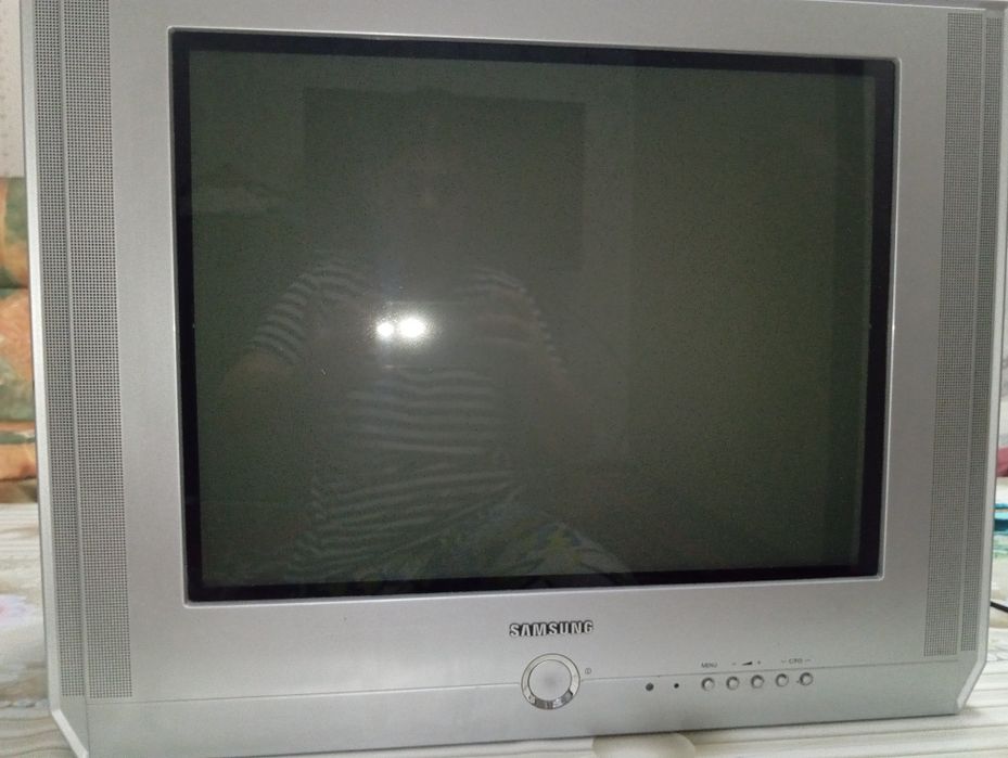 Televizor sotiladi. Продаётся телевизор.