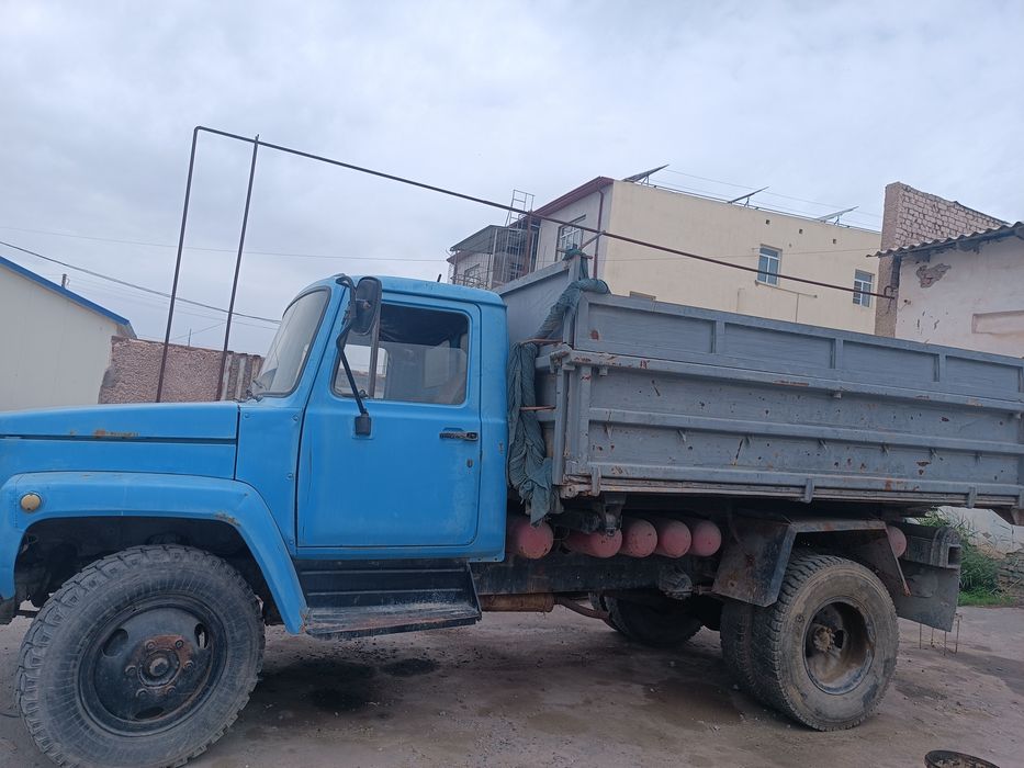 Gaz 53,xolati yaxshi yurib turgan texnika