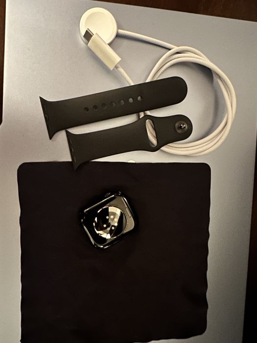 Apple Watch 11, 42 mm, black, garantie extinsa 14/11/29