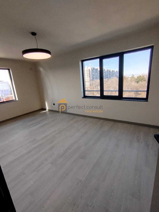 Продава се Четиристаен апартамент в Пловдив, Кършияка - 145 кв.м за 1038 €/кв.м - Снимка #8