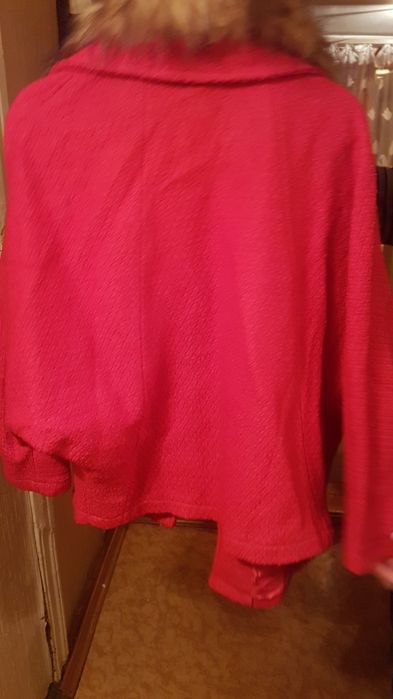 Продам новое пальтишко