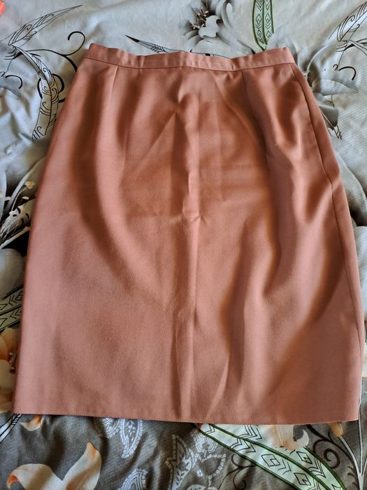 Vând costume dama L