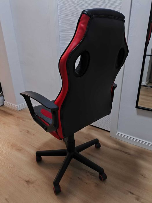 Vând scaun pentru gaming