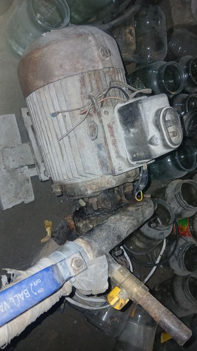Elektrobvegetl mator сотилади 3 ф   1ф ишлаеди зур сув насос