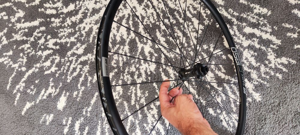 Капли DT swiss E1850 spline 28"