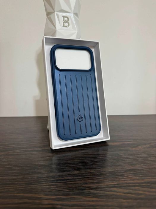 Husa iPhone 17 Pro Max Rimowa
