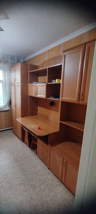 Компьютерный стол и шкаф