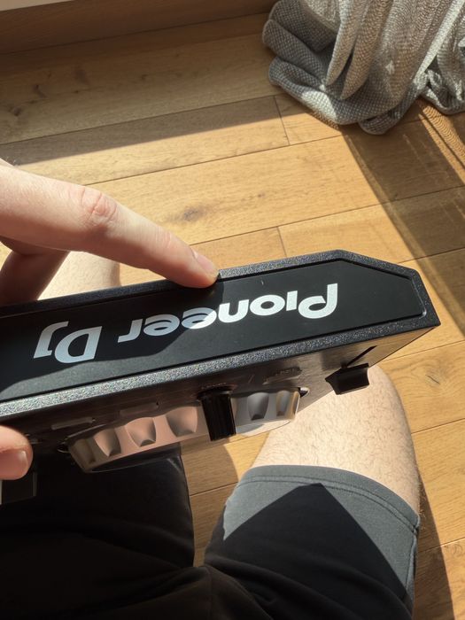 Pioneer DJ ddj-SB3 - ДиДжей пулт робтещ със Serato и други