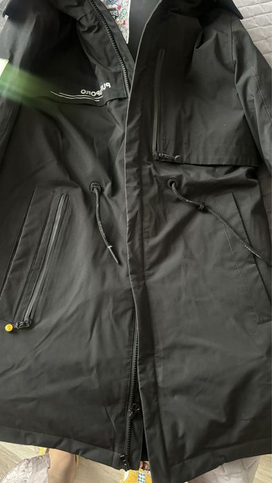 Продам зимнюю куртку на девочку