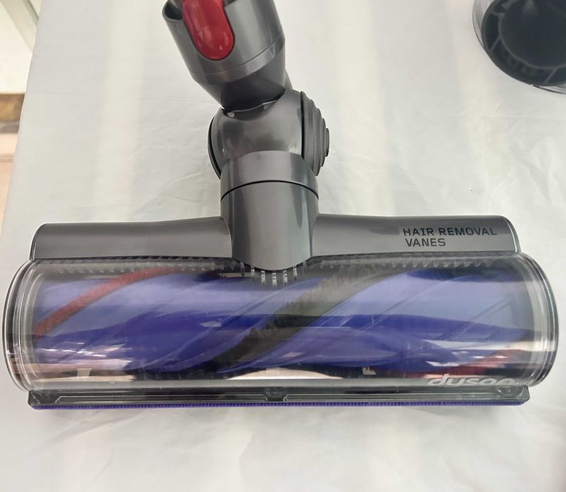 Вертикална прахосмукачка Dyson V8 Advanced с гаранция